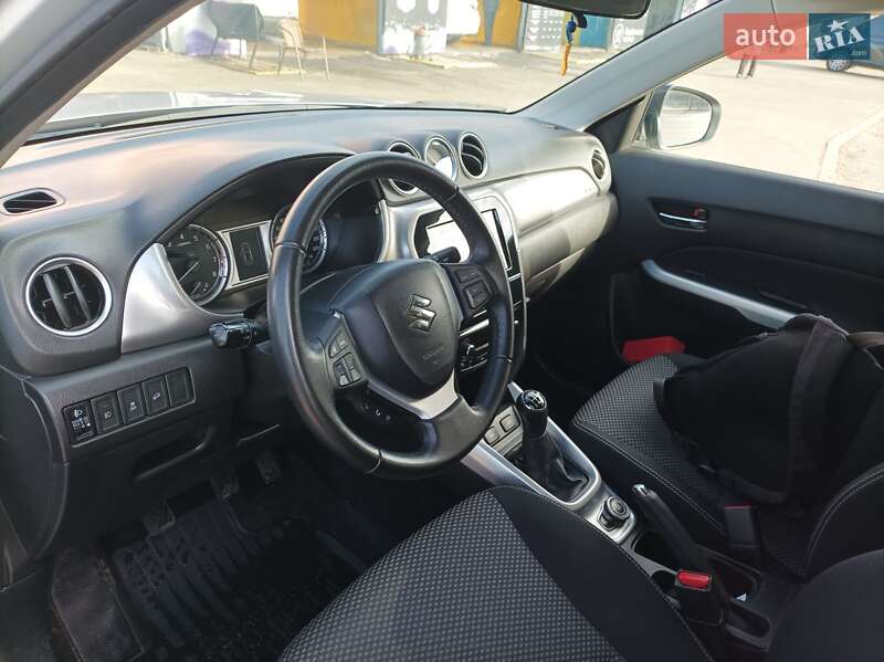 Позашляховик / Кросовер Suzuki Vitara 2016 в Києві
