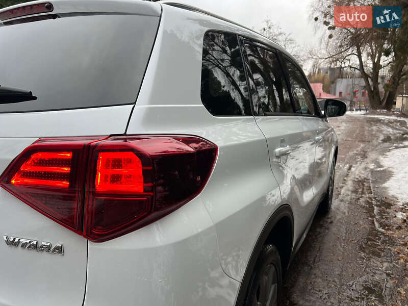 Внедорожник / Кроссовер Suzuki Vitara 2020 в Киеве