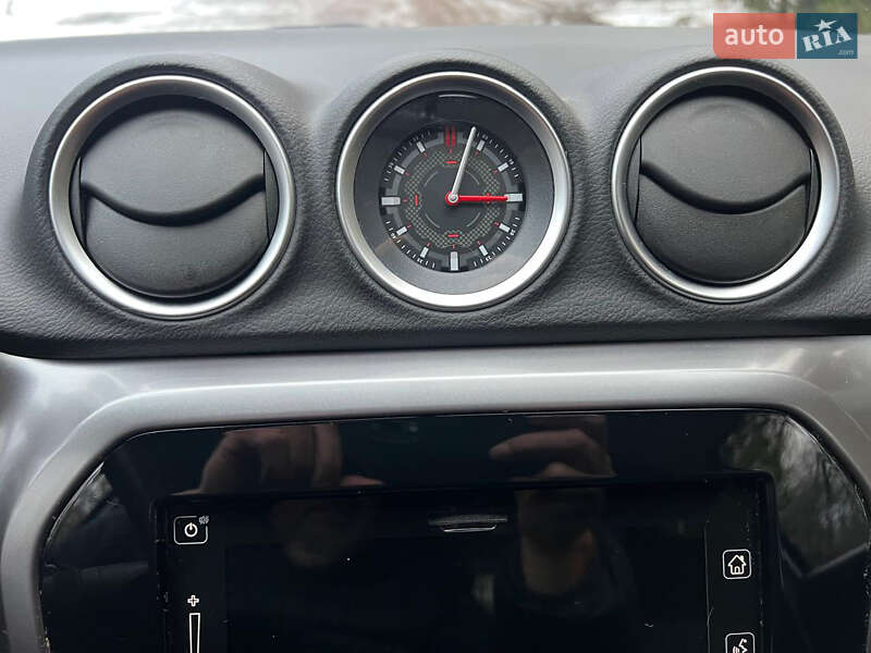 Внедорожник / Кроссовер Suzuki Vitara 2020 в Киеве