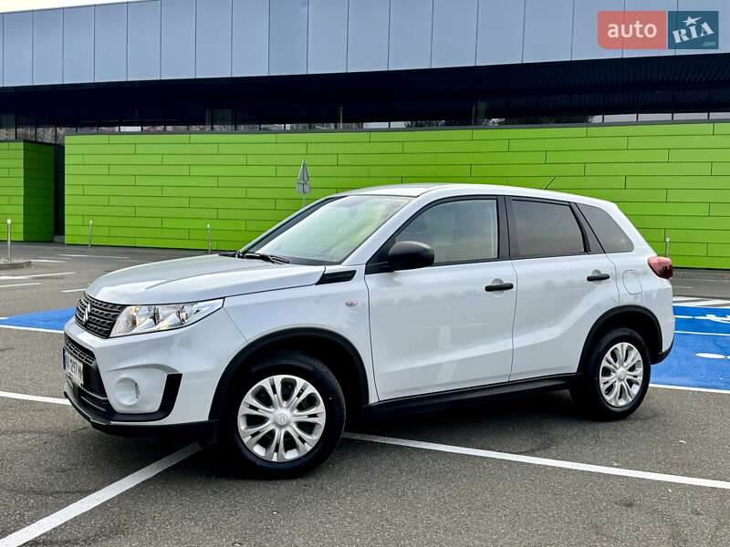 Внедорожник / Кроссовер Suzuki Vitara 2023 в Киеве