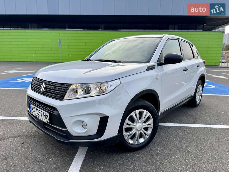 Внедорожник / Кроссовер Suzuki Vitara 2023 в Киеве