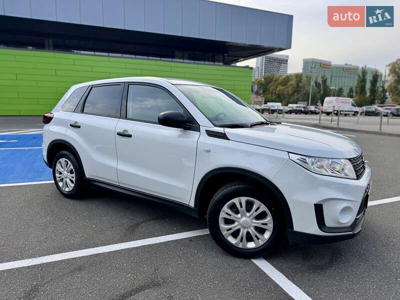 Внедорожник / Кроссовер Suzuki Vitara 2023 в Киеве