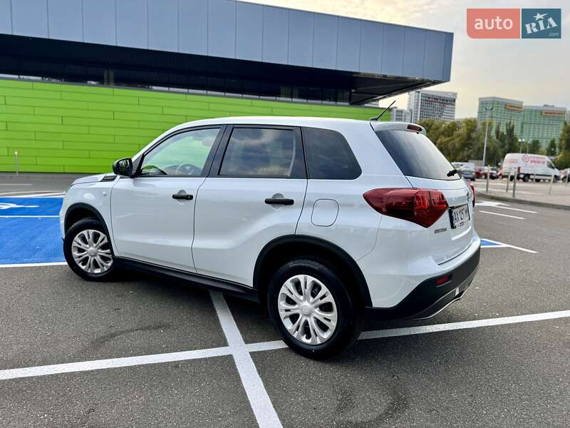 Внедорожник / Кроссовер Suzuki Vitara 2023 в Киеве