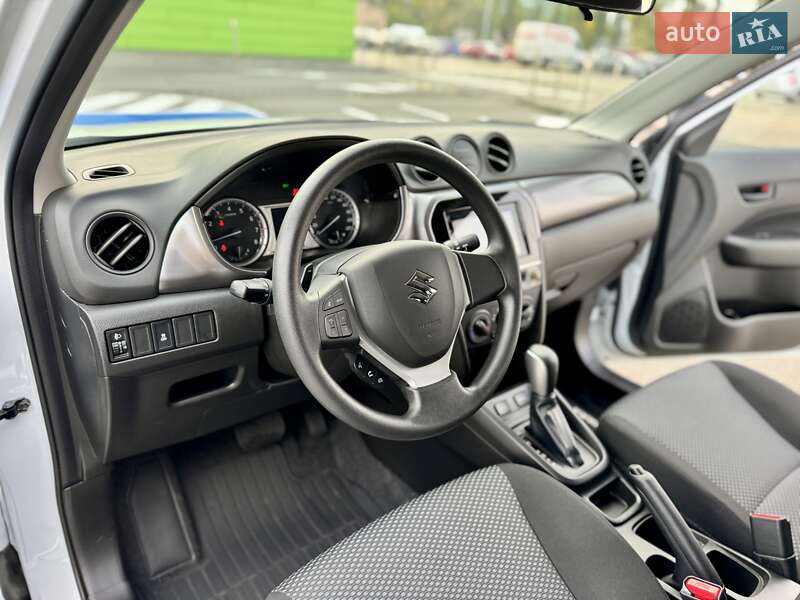 Внедорожник / Кроссовер Suzuki Vitara 2023 в Киеве