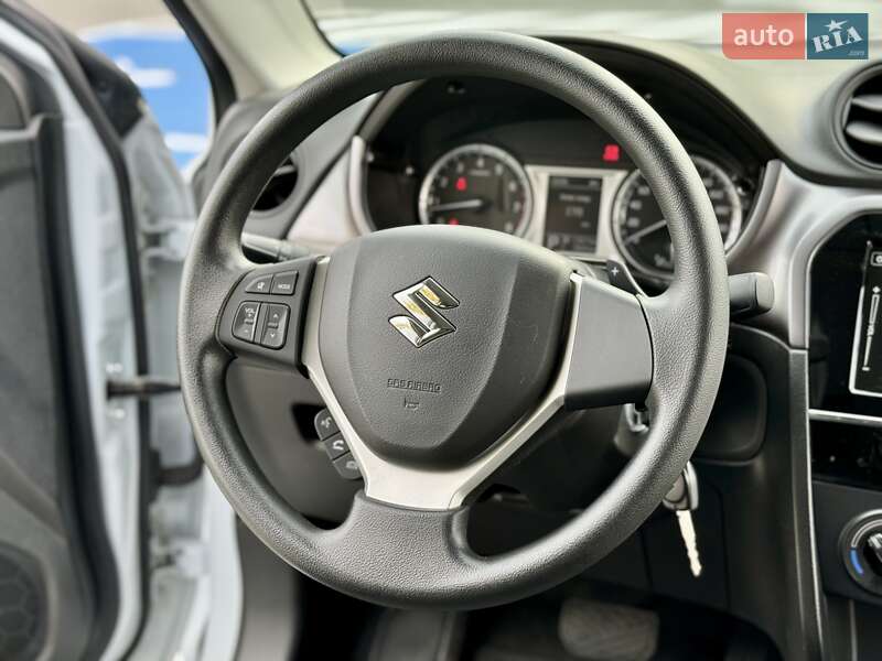 Внедорожник / Кроссовер Suzuki Vitara 2023 в Киеве