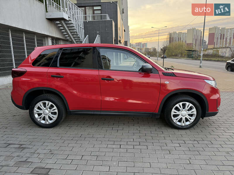 Внедорожник / Кроссовер Suzuki Vitara 2021 в Киеве