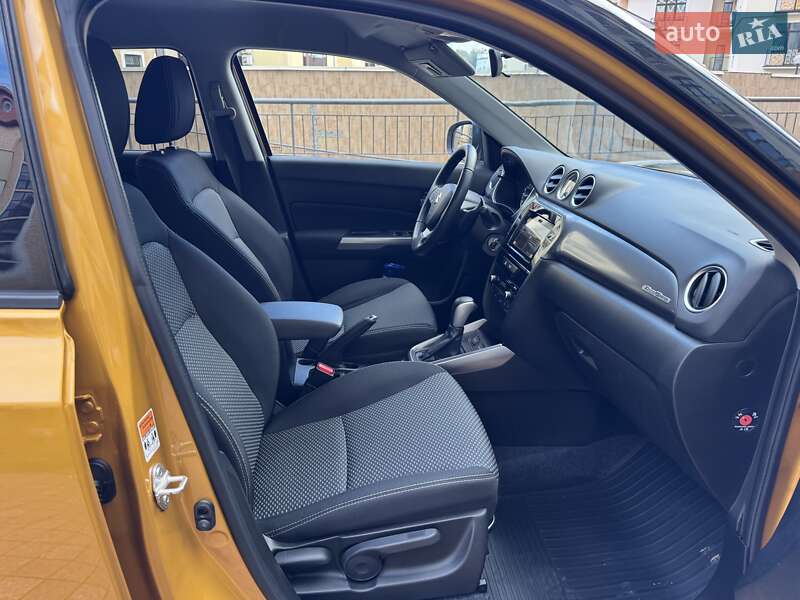 Внедорожник / Кроссовер Suzuki Vitara 2020 в Киеве