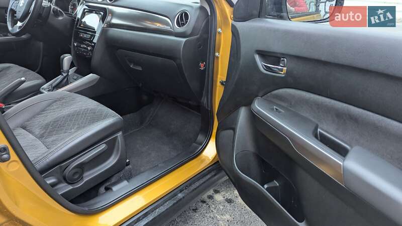 Позашляховик / Кросовер Suzuki Vitara 2020 в Львові