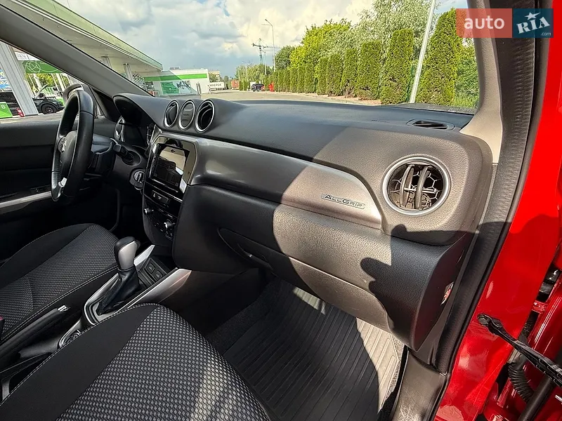 Suzuki Vitara 2019 VIN TSMLYE01S00714388 фото оголошення 36 з 71