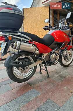 Мотоцикл Туризм Suzuki XF 650 Freewind 1999 в 