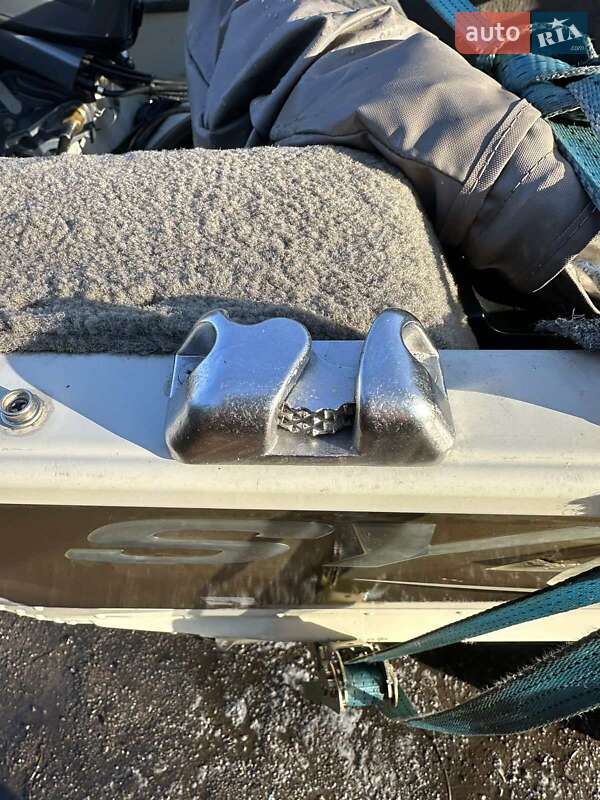 Човен Sylvan Explorer 2007 в Покрові