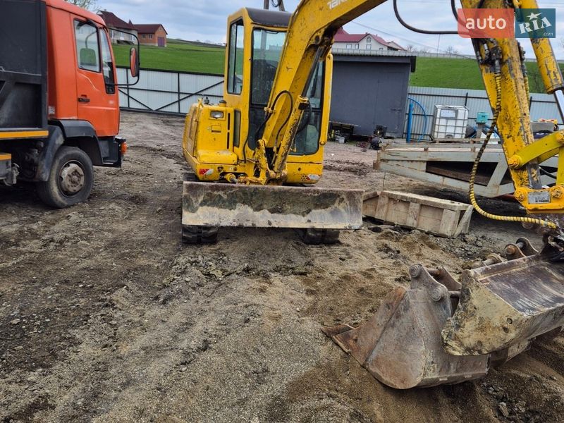 Миниэкскаватор Takeuchi TB 2005 в Новоселице