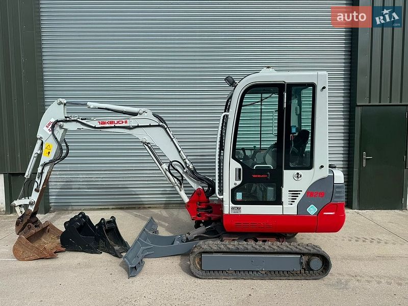 Миниэкскаватор Takeuchi TB 2021 в Бучаче