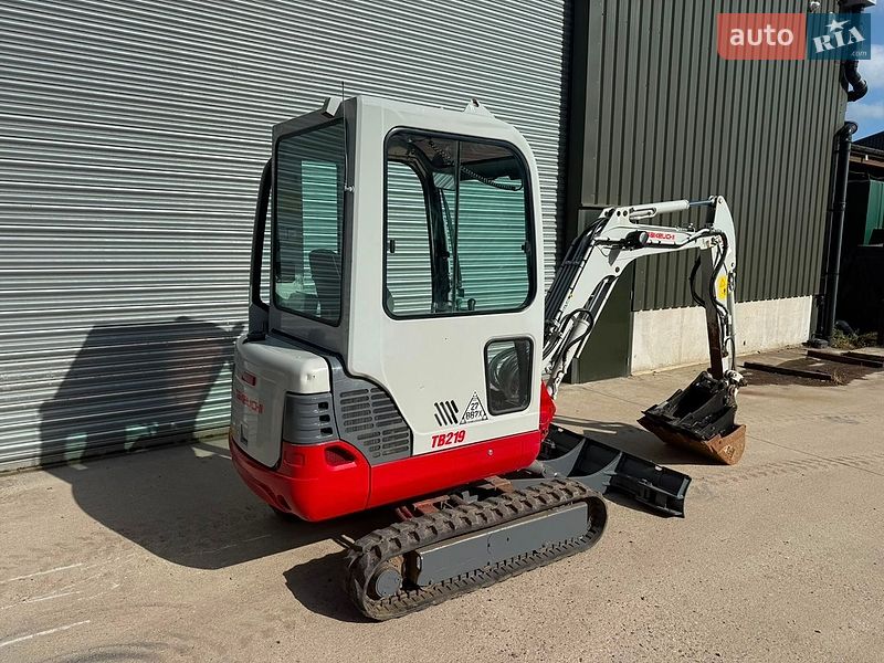 Миниэкскаватор Takeuchi TB 2021 в Бучаче