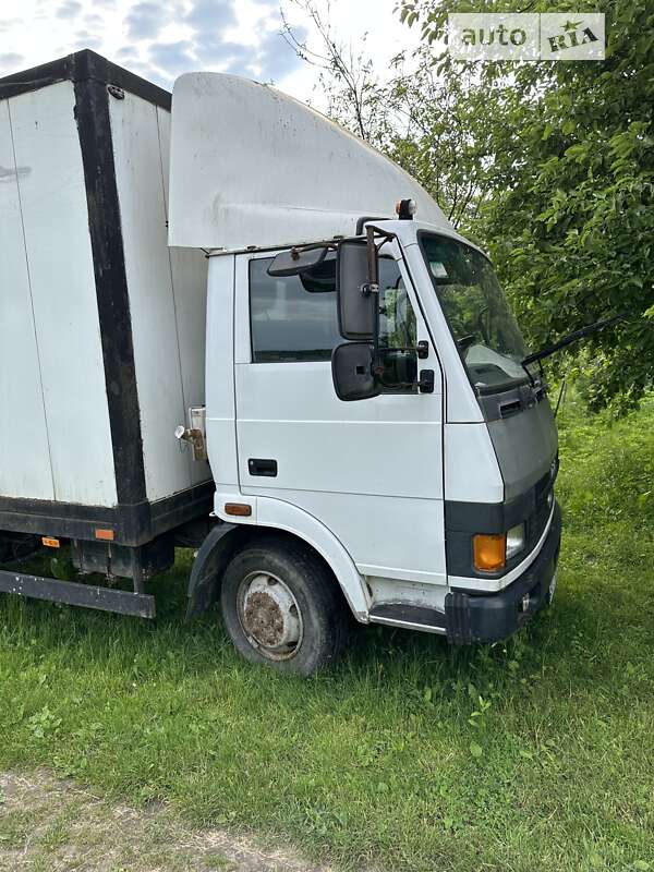 Грузовой фургон TATA LPT 613 2009 в Львове