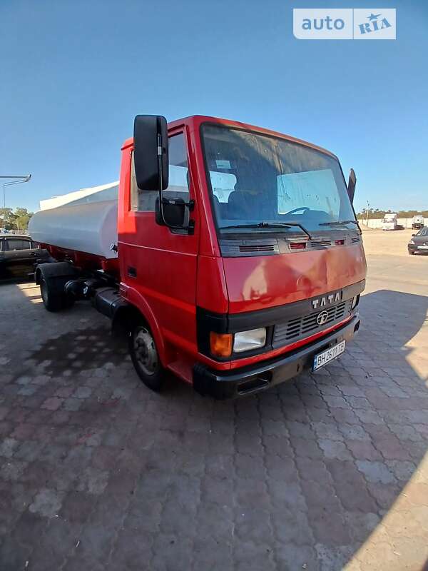 Бензовоз TATA LPT 2006 в 