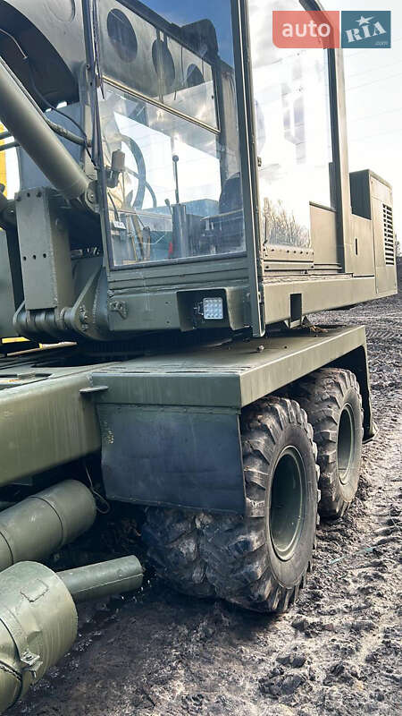 Екскаватор навантажувач Tatra UDS 1996 в Вишгороді