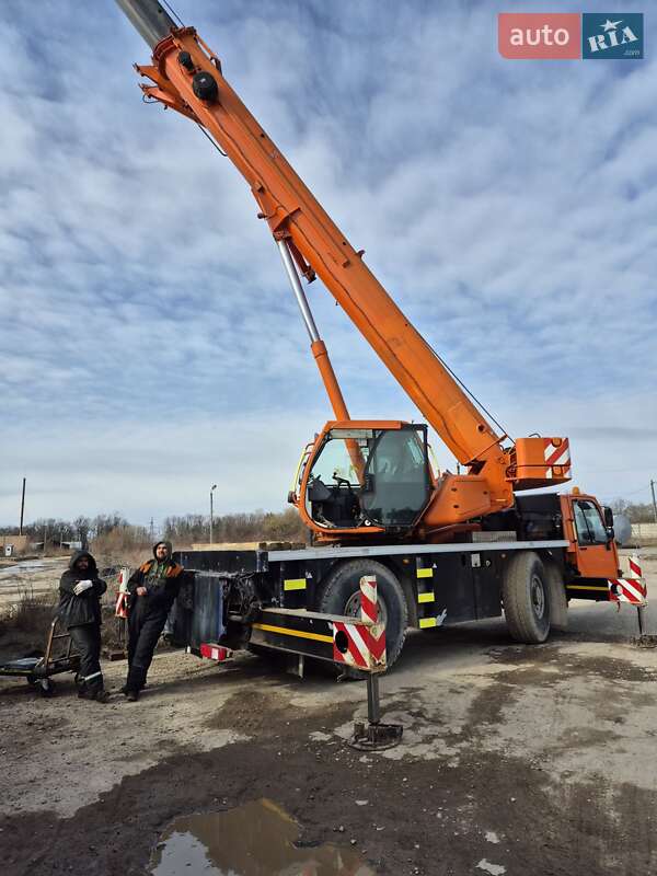 Автокран Terex-Demag K3208 2007 в Львові