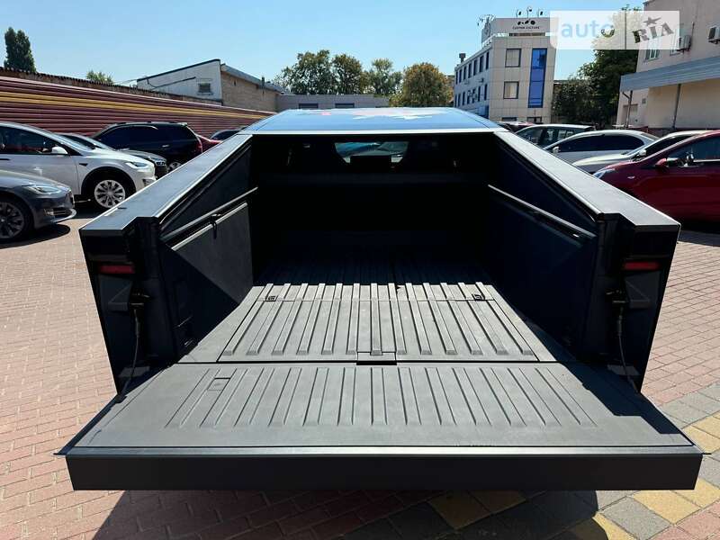 Пикап Tesla Cybertruck 2024 в Киеве