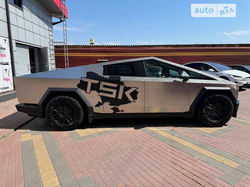 Пикап Tesla Cybertruck 2024 в Киеве