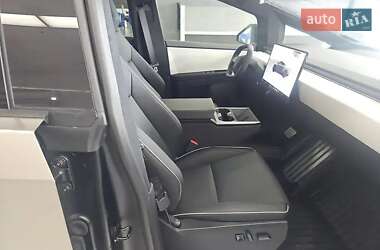 Пікап Tesla Cybertruck 2024 в 