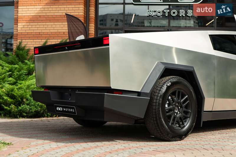 Пикап Tesla Cybertruck 2025 в Киеве