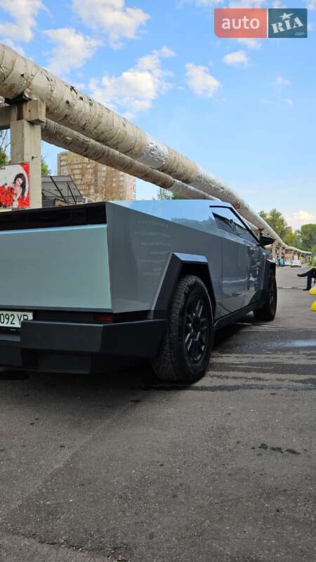 Пикап Tesla Cybertruck 2024 в Киеве