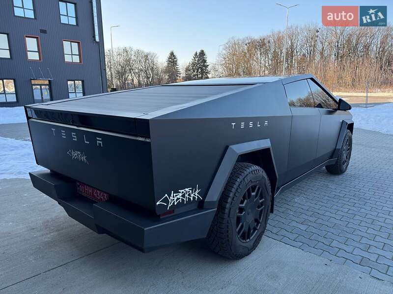 Пикап Tesla Cybertruck 2024 в Дубно