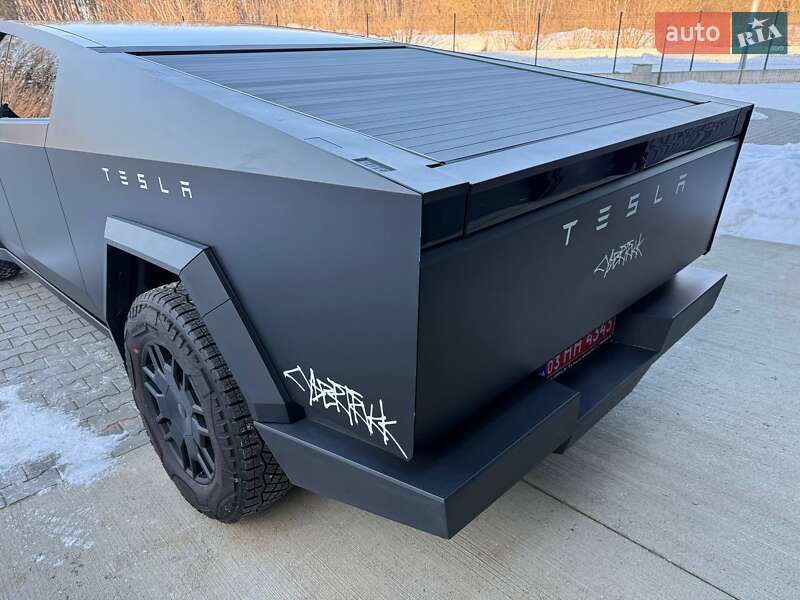 Пикап Tesla Cybertruck 2024 в Дубно