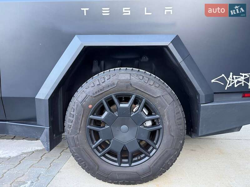 Пикап Tesla Cybertruck 2024 в Дубно