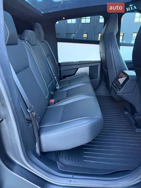 Пикап Tesla Cybertruck 2024 в Дубно