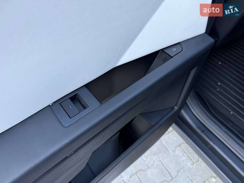 Пикап Tesla Cybertruck 2024 в Дубно