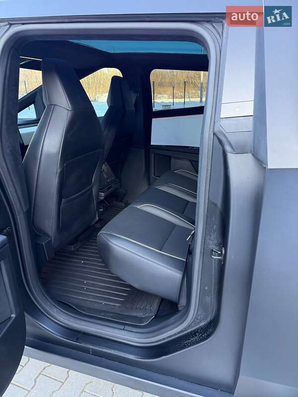 Пикап Tesla Cybertruck 2024 в Дубно