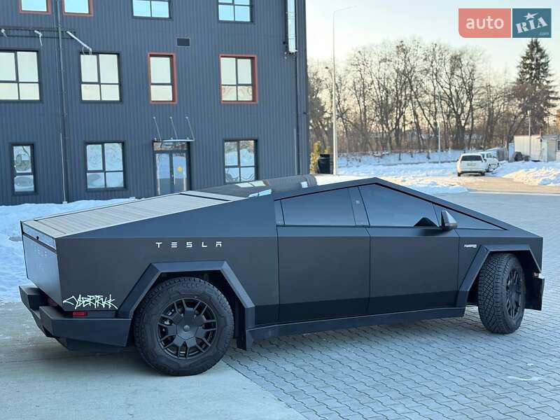 Пикап Tesla Cybertruck 2024 в Дубно