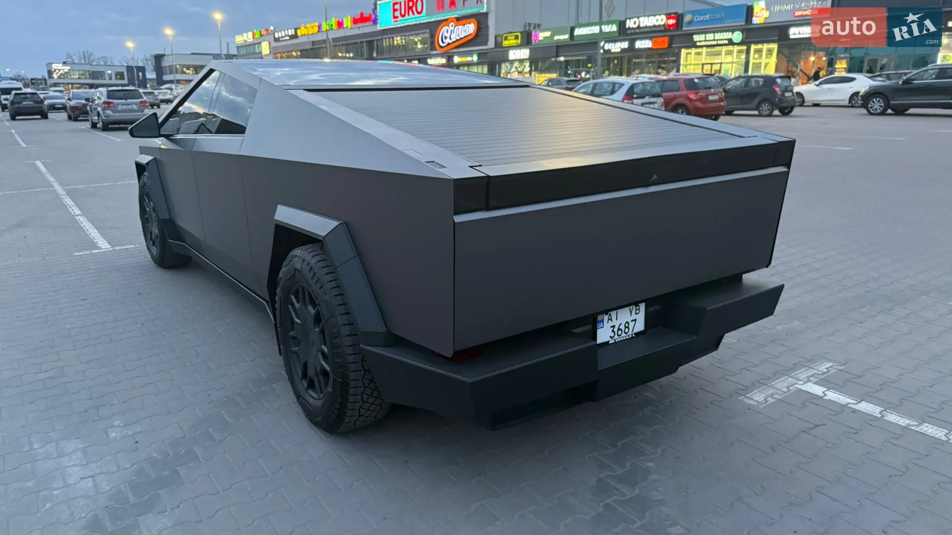 2024 Tesla Cybertruck - мініатюра 12