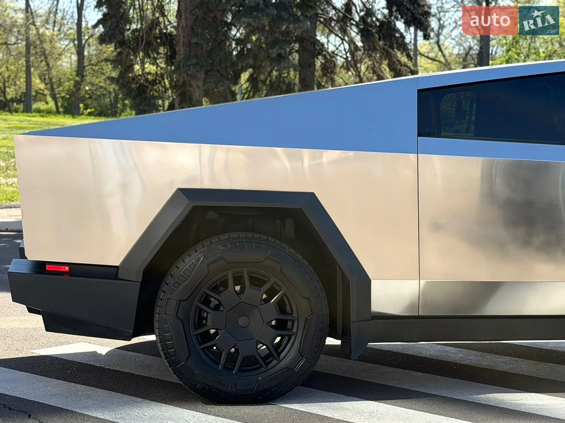 2024 Tesla Cybertruck - мініатюра 16