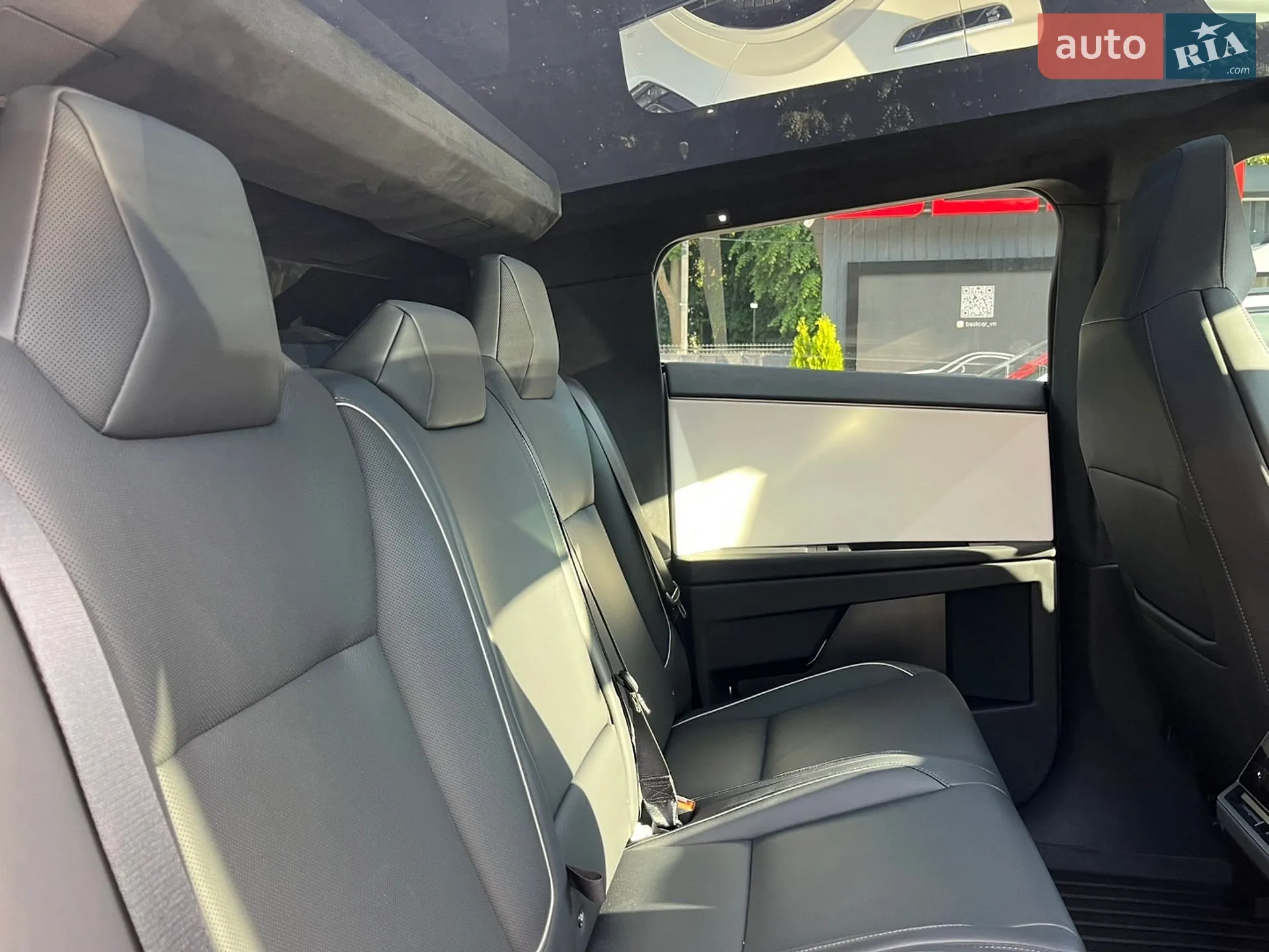 2024 Tesla Cybertruck - мініатюра 27