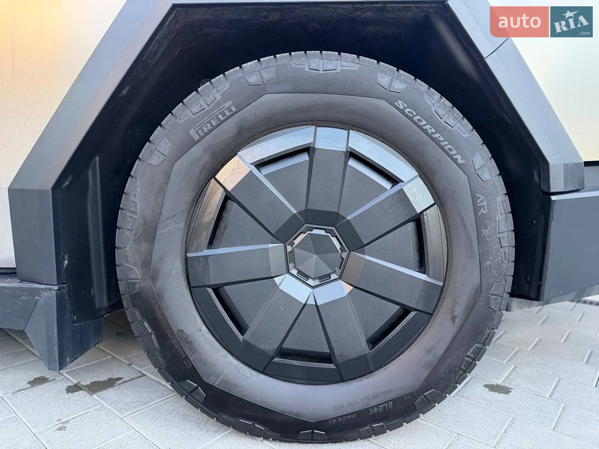 2024 Tesla Cybertruck - мініатюра 5