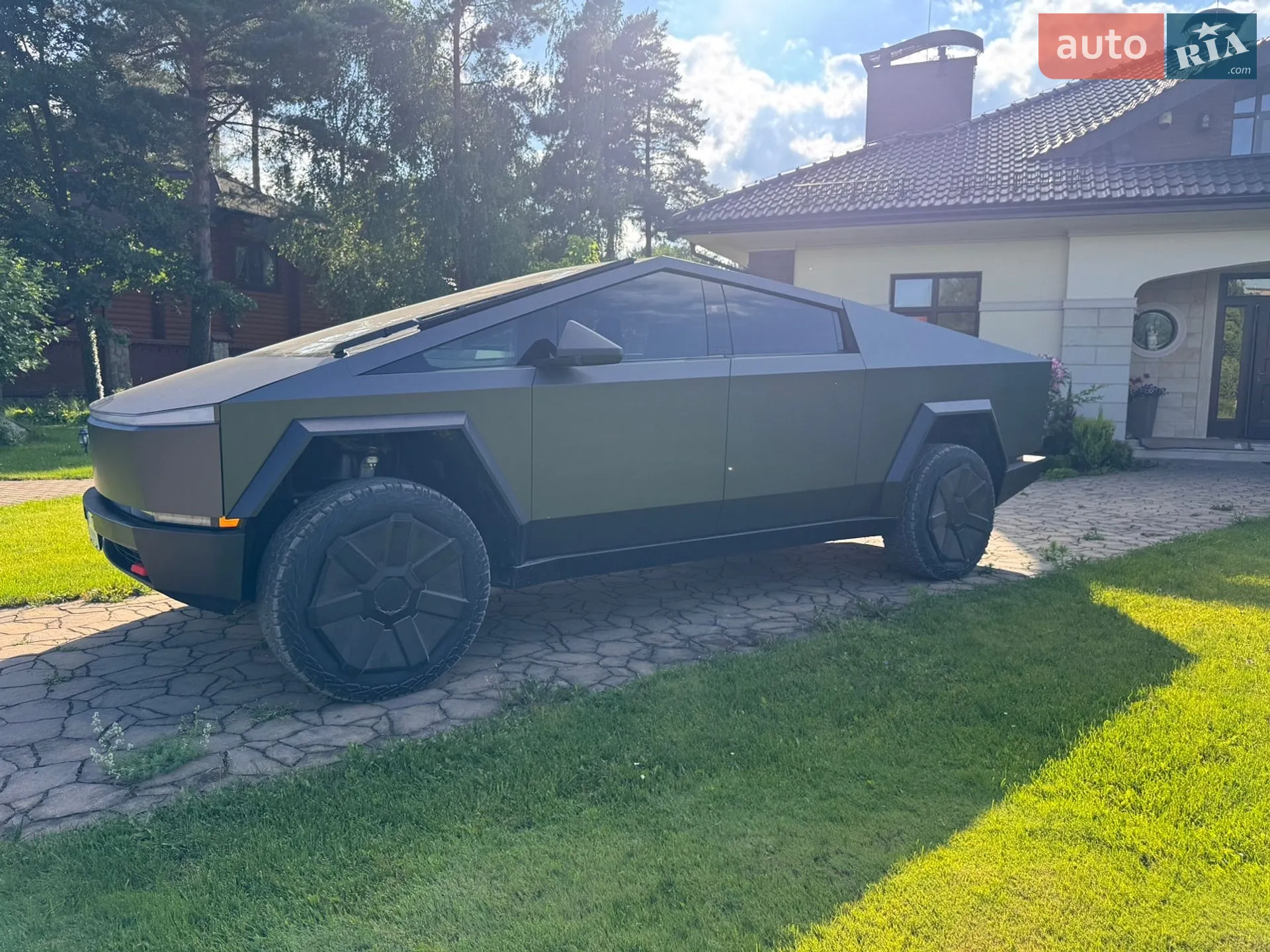 2024 Tesla Cybertruck - мініатюра 4