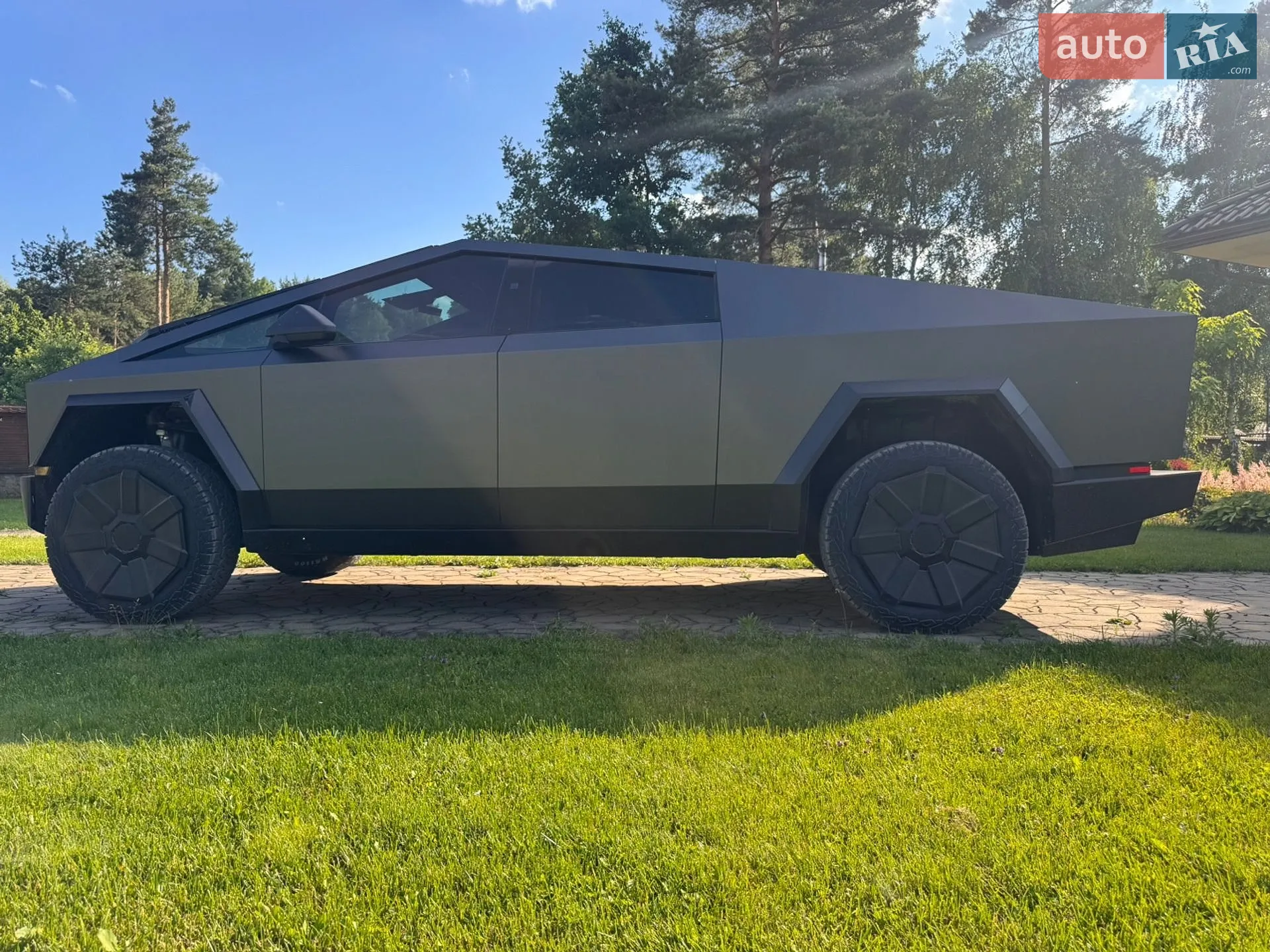 2024 Tesla Cybertruck - мініатюра 10