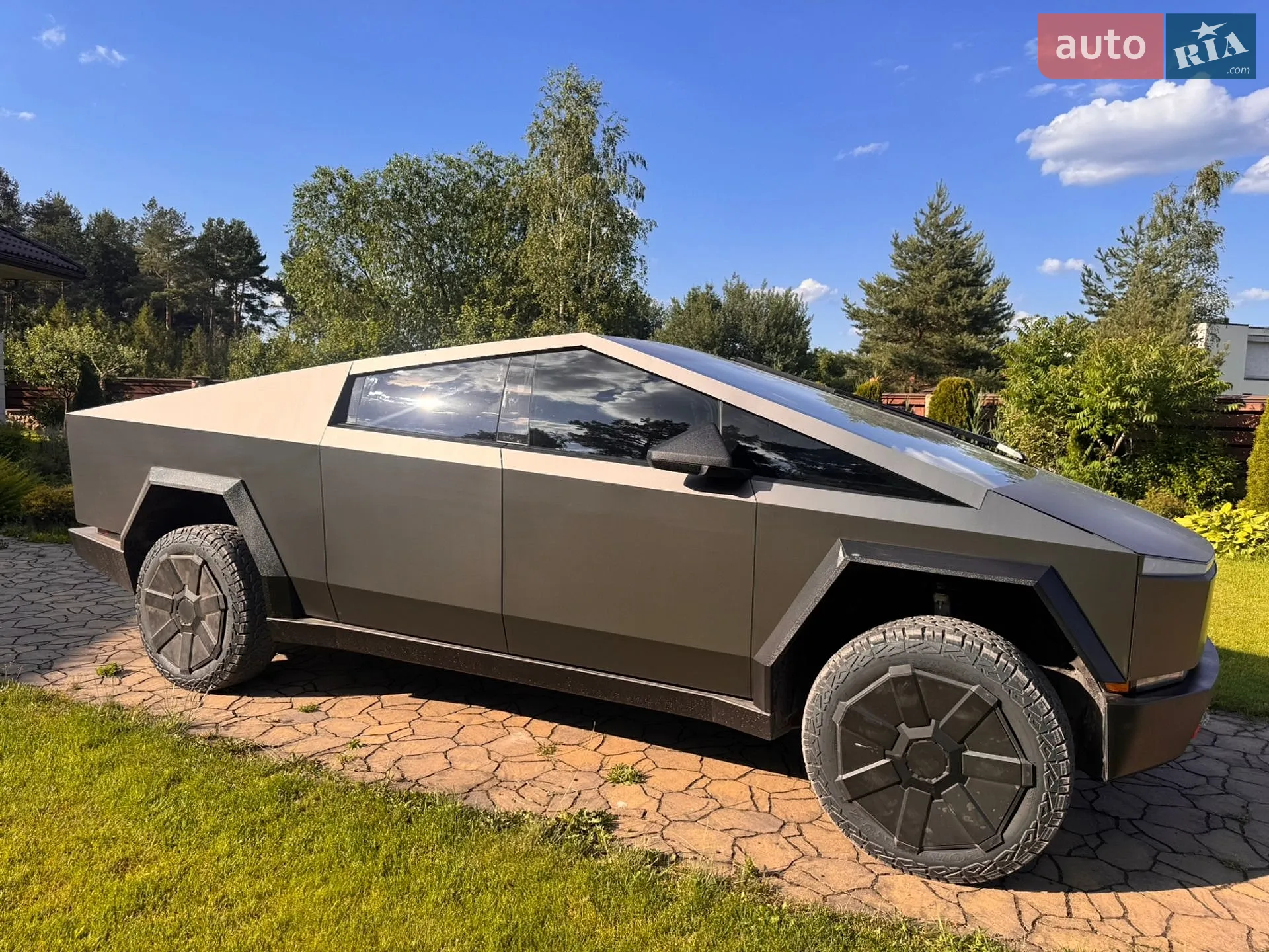 2024 Tesla Cybertruck - мініатюра 12