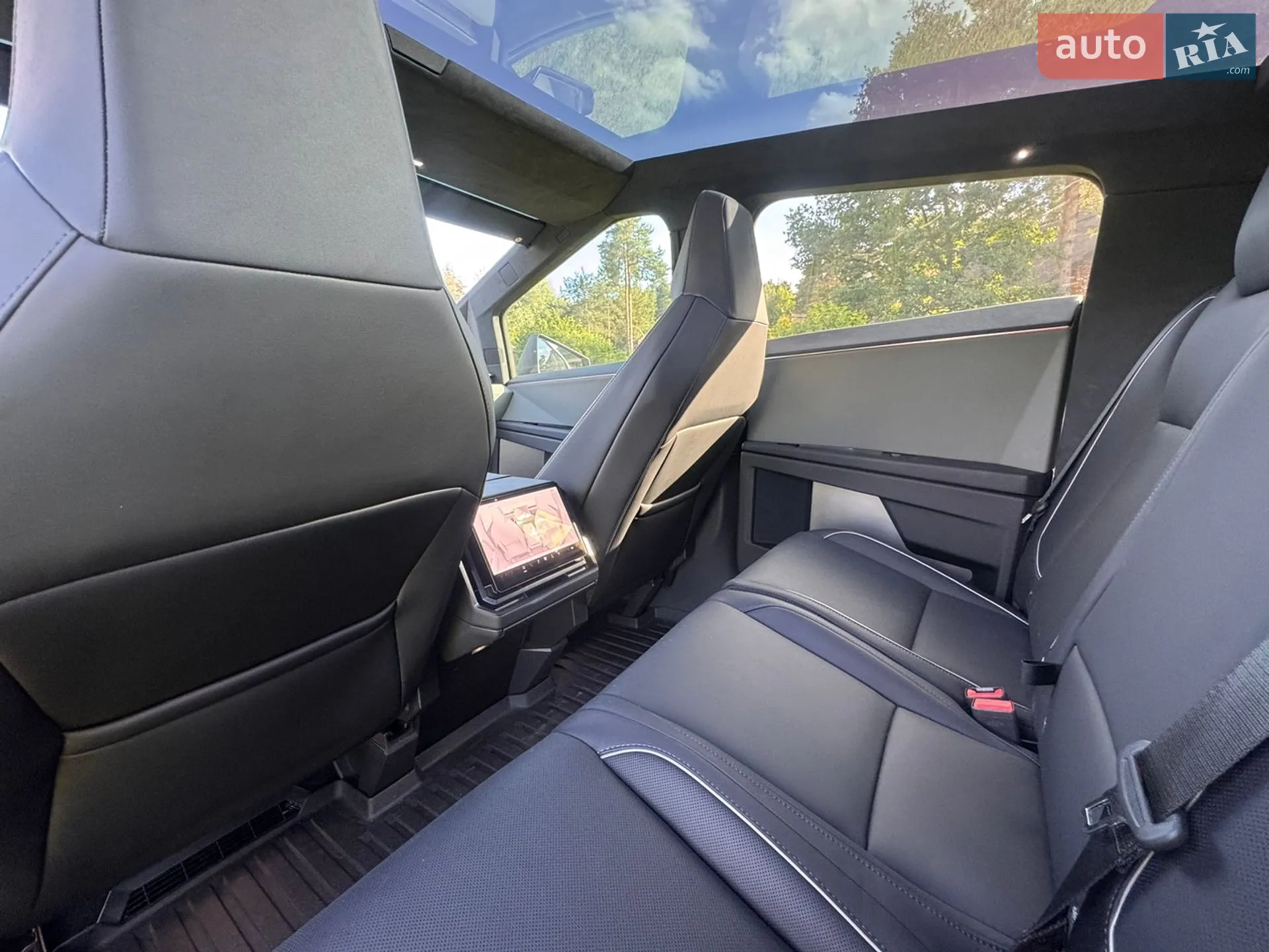 2024 Tesla Cybertruck - мініатюра 28