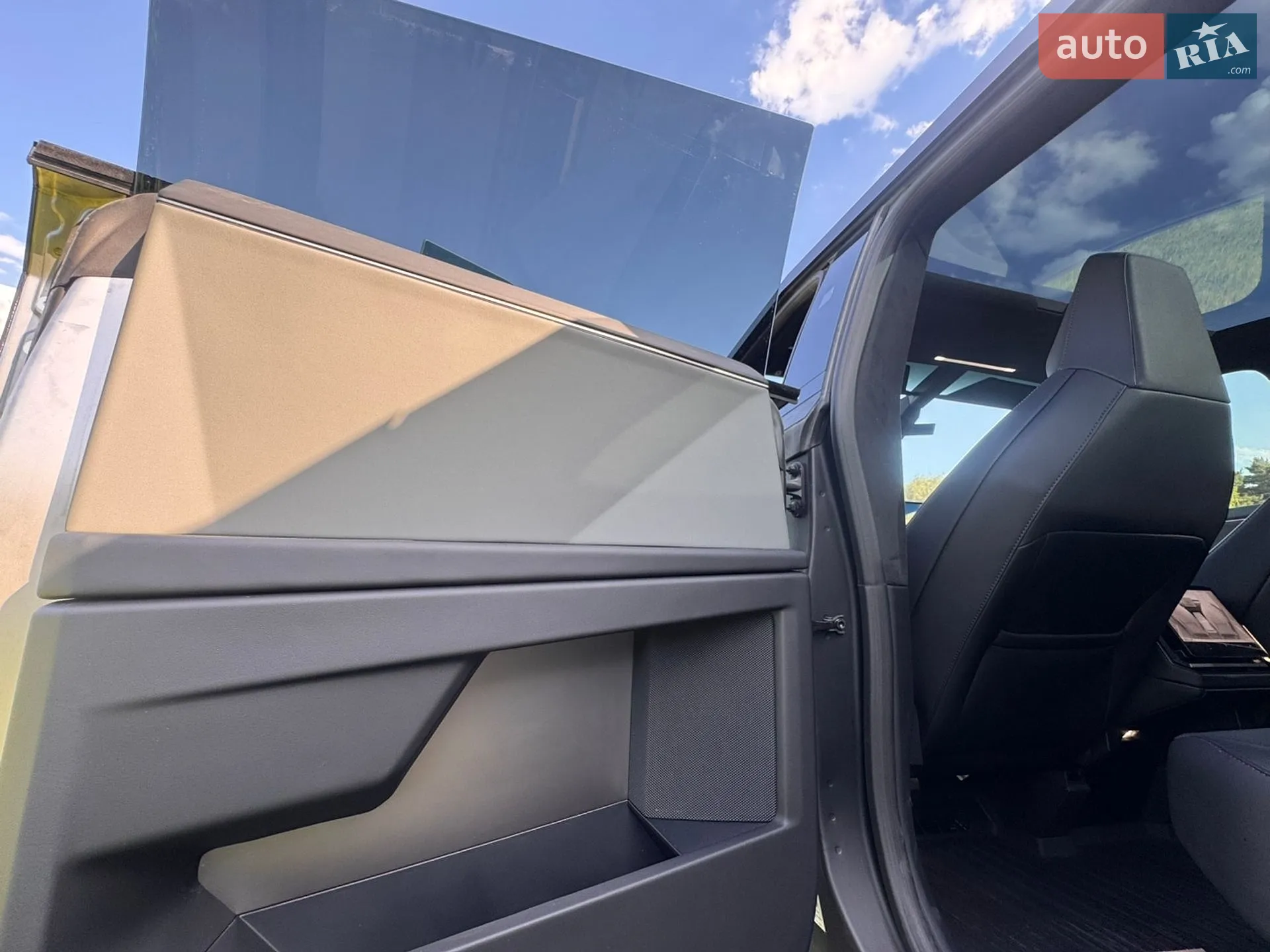 2024 Tesla Cybertruck - мініатюра 30