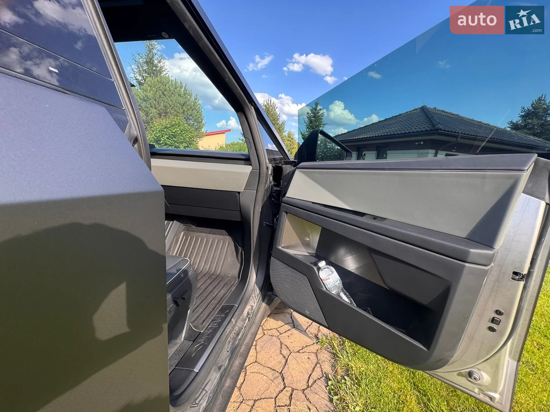 2024 Tesla Cybertruck - мініатюра 33