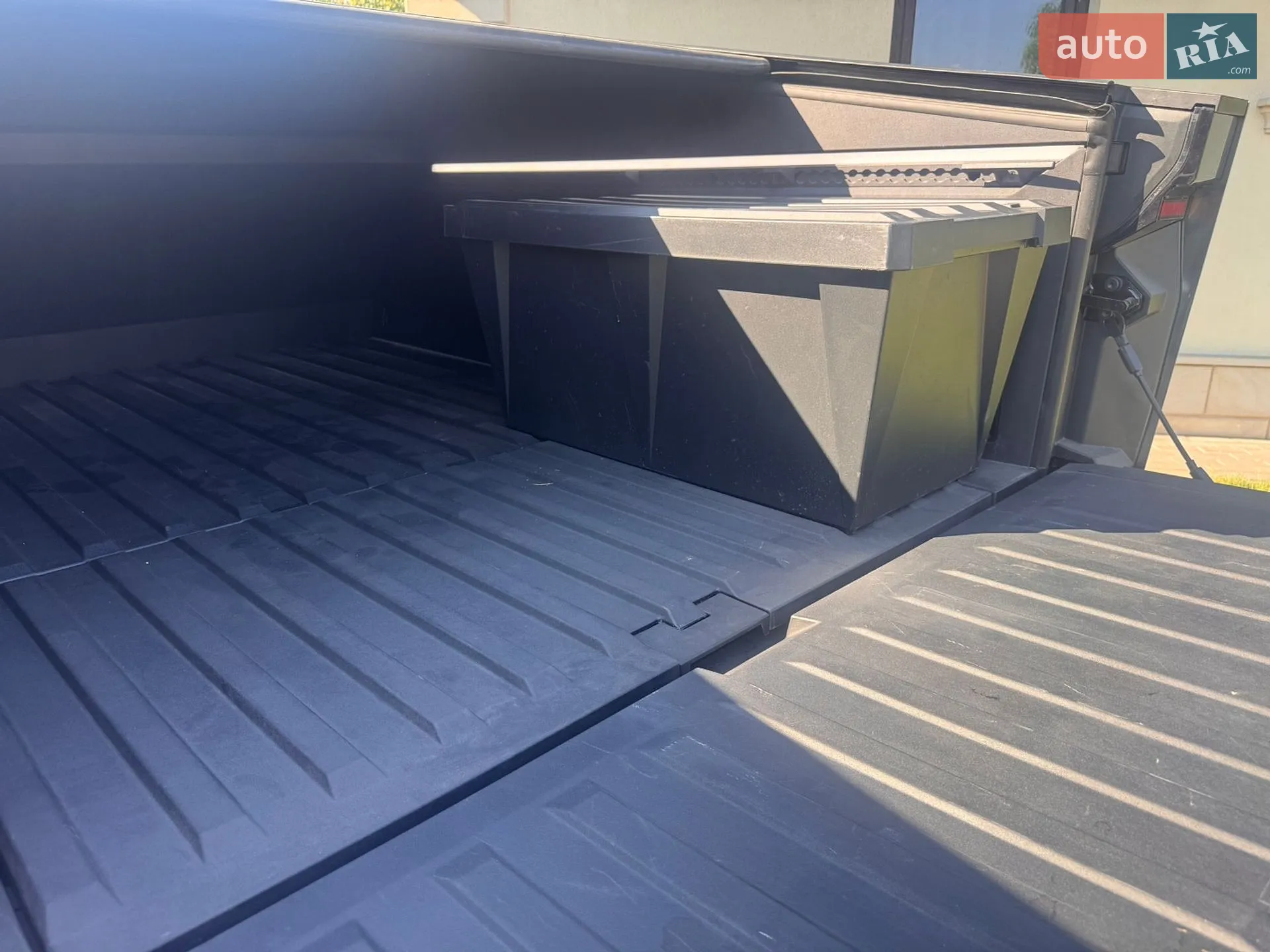 2024 Tesla Cybertruck - мініатюра 39