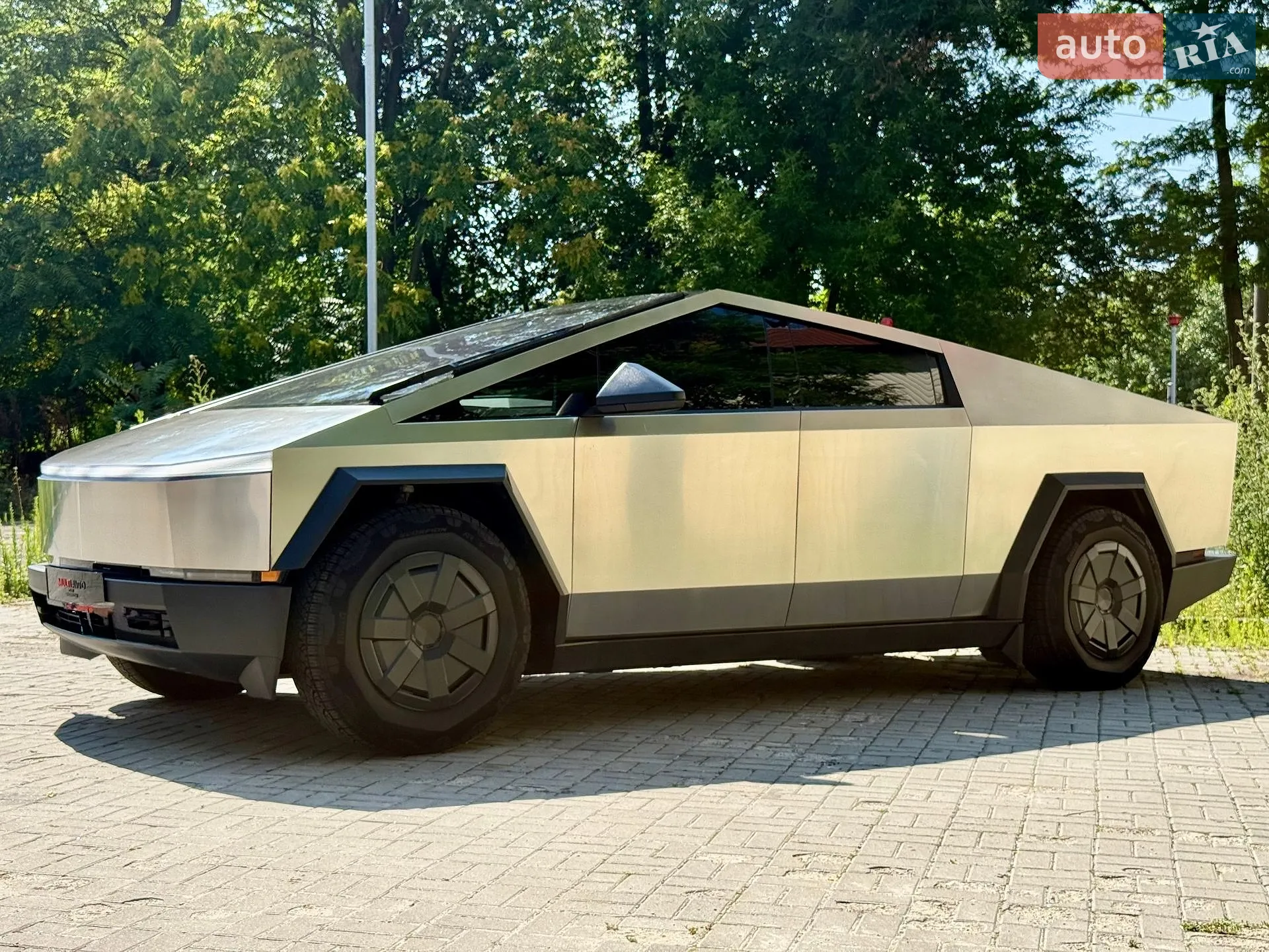 2024 Tesla Cybertruck - мініатюра 3