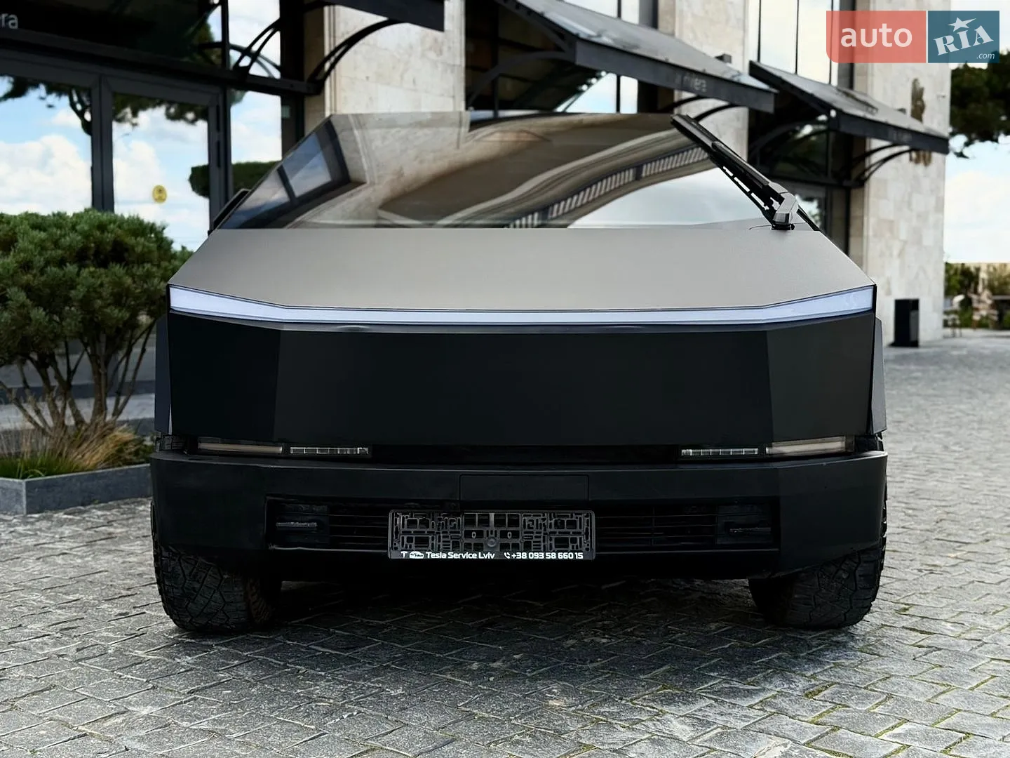 2024 Tesla Cybertruck - мініатюра 3