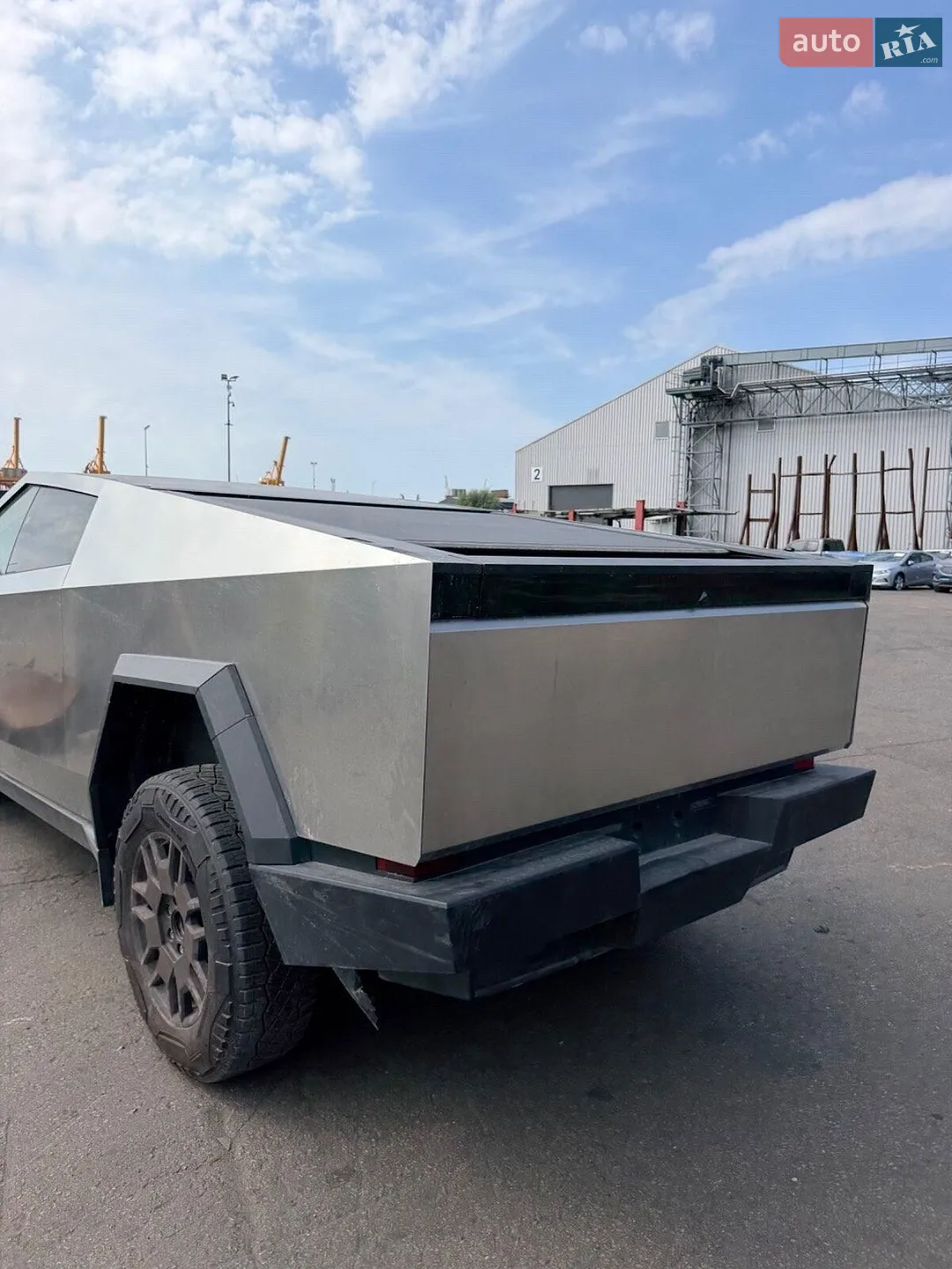 2024 Tesla Cybertruck - мініатюра 3
