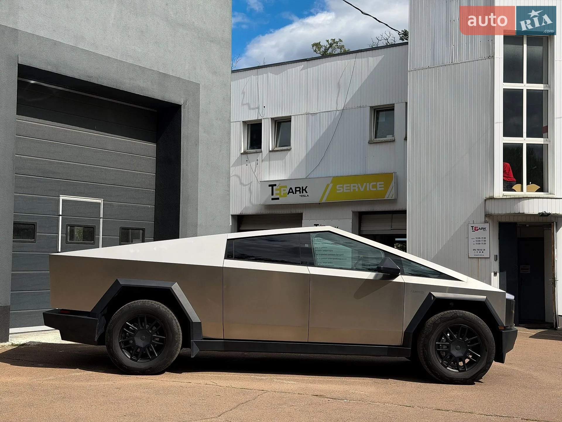 2024 Tesla Cybertruck - мініатюра 11
