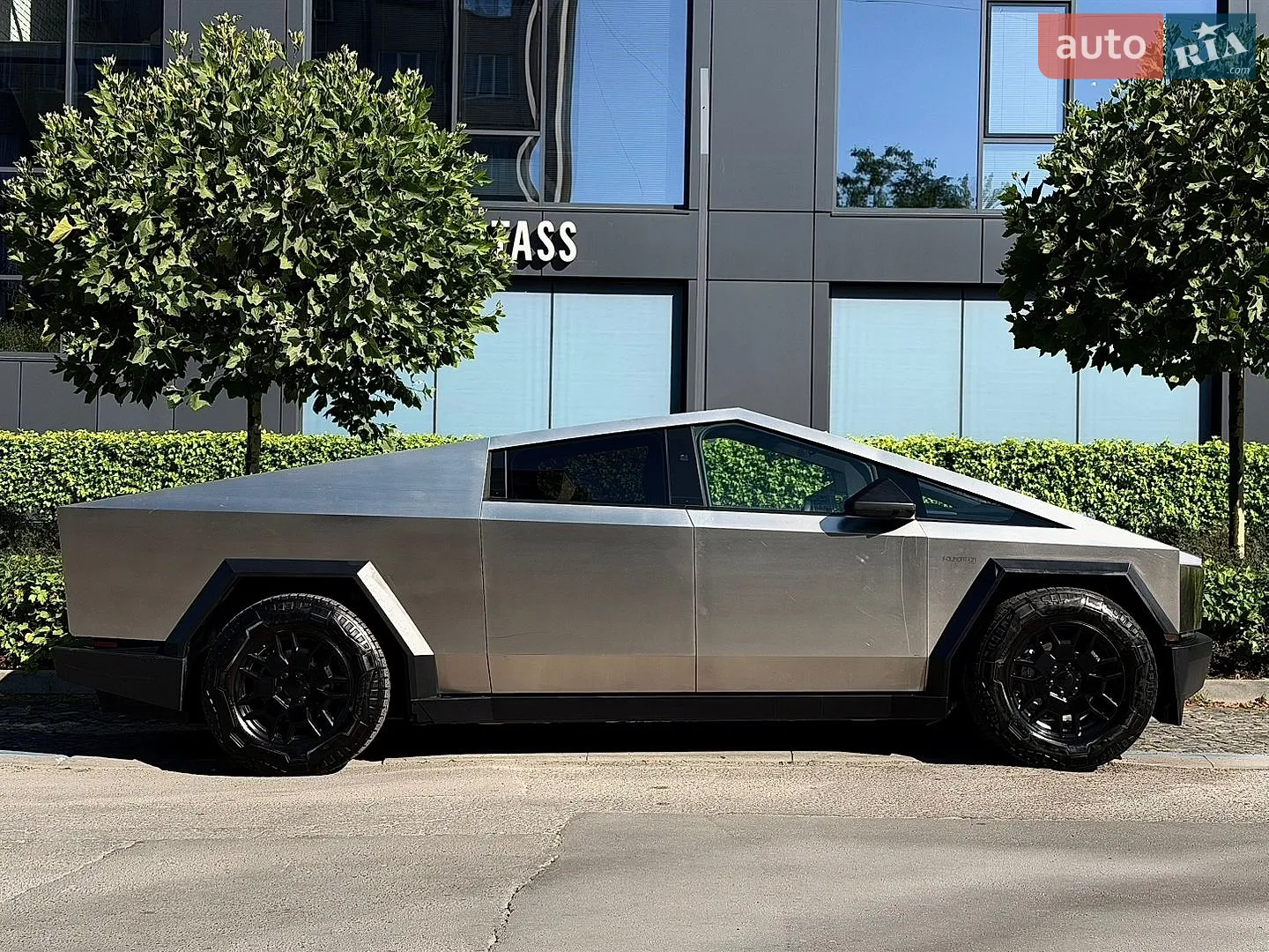 2024 Tesla Cybertruck - мініатюра 8